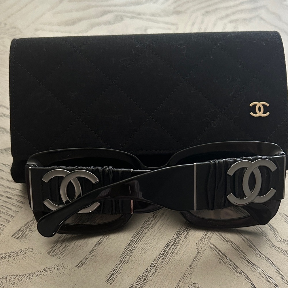 CHANEL Black Sunglasses with Silver CC Emblems